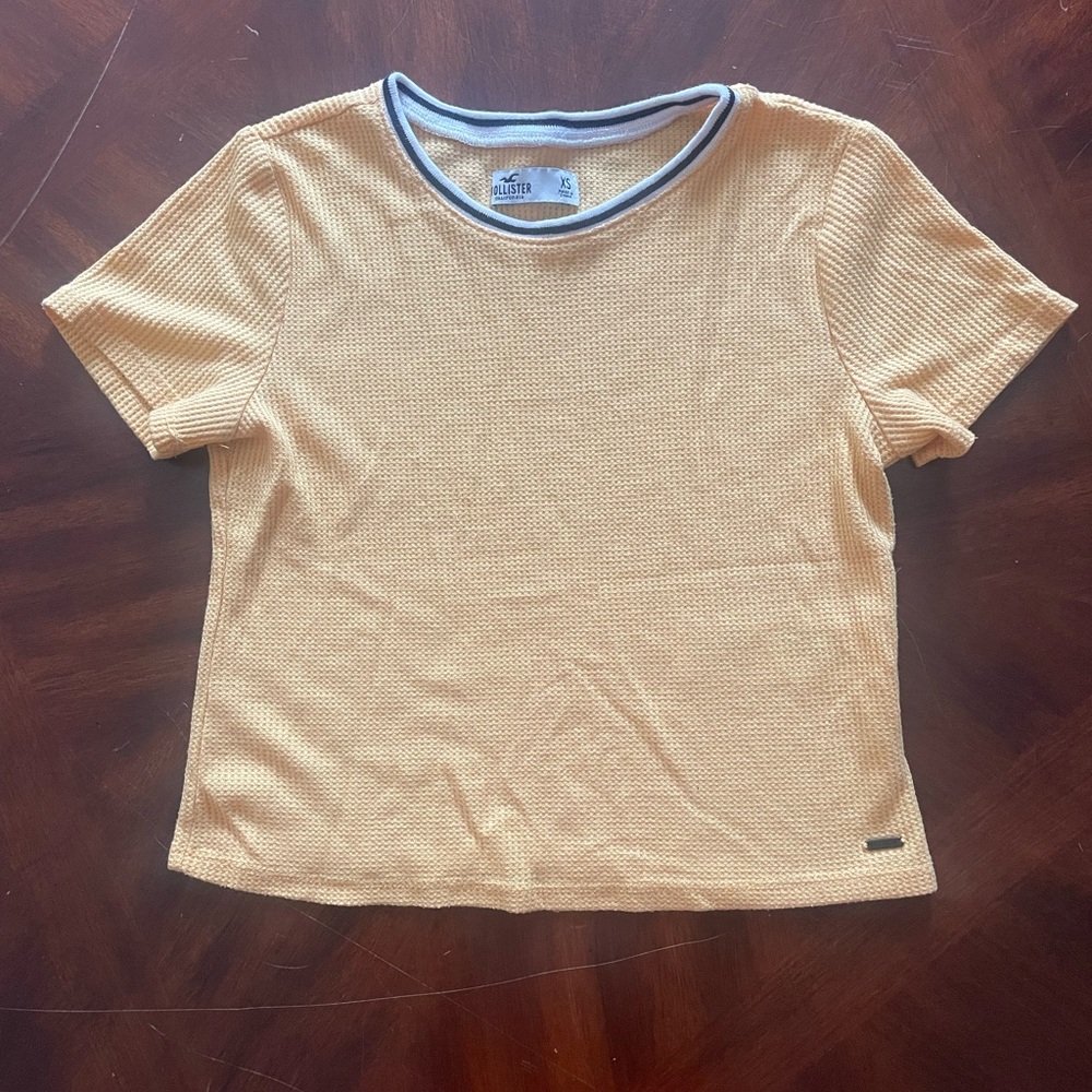 Hollister Yellow Short Sleeve Tee